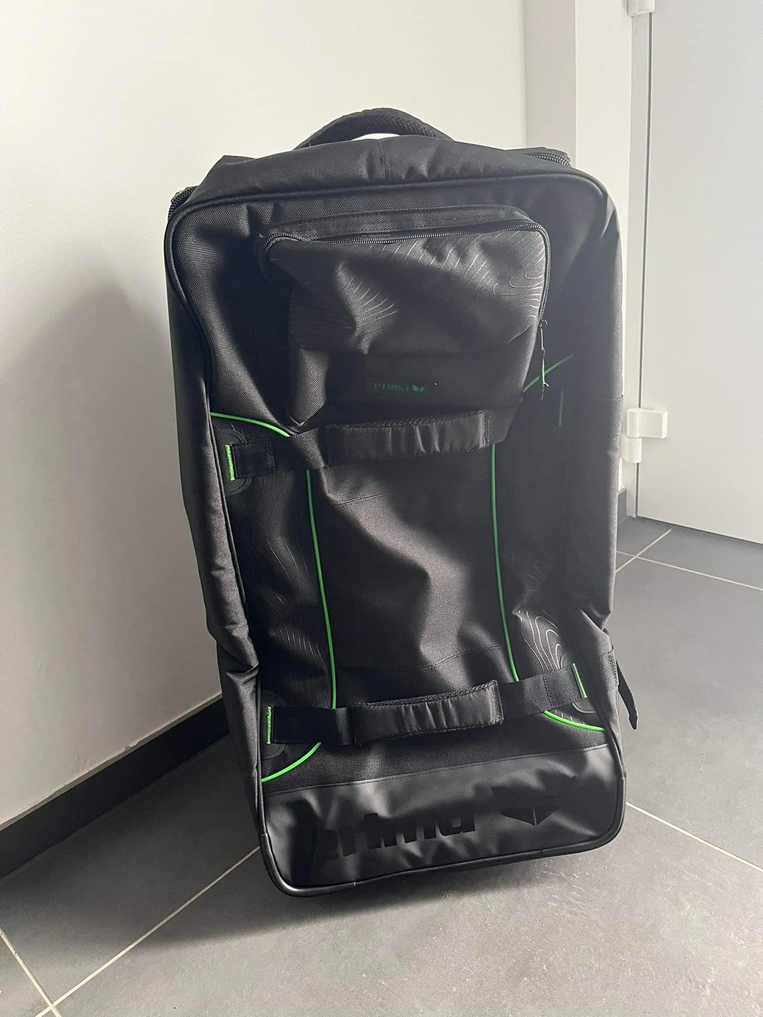 5 tušti lagaminai Belgija-Lietuva